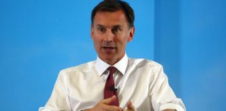 Britain's Foreign Secretary Jeremy Hunt takes part in a Conservative Party leadership hustings event in Exeter, southwest England on June 28, 2019. - Britain's leadership contest is taking the two contenders on a month-long nationwide tour where they will each attempt to reach out to grassroots Conservatives in their bid to become prime minister. (Photo by GEOFF CADDICK / AFP)