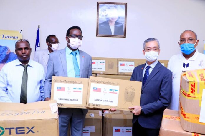 Taiwan hands over medical supplies to Somaliland to fight COVID-19