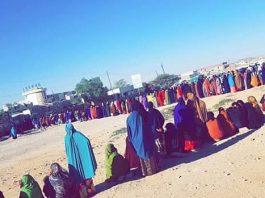 Thousands queue to vote for new president in Somaliland in 2017