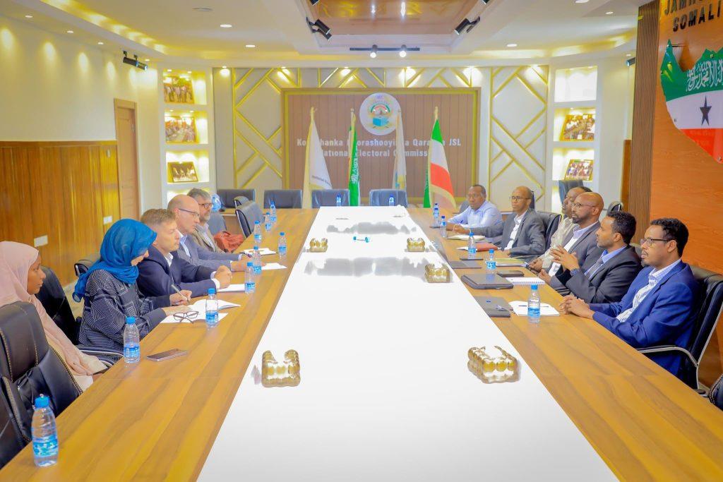 International Election Observers meets with Somaliland electoral commission